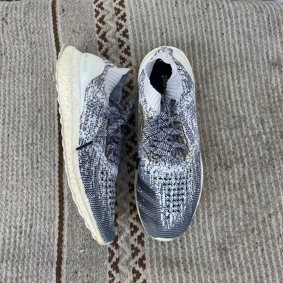 Men's Rare Adidas Ultra Boost Uncaged "Non Dyed White Oreo" Shoes (10.5 US) - Picture 6 of 7